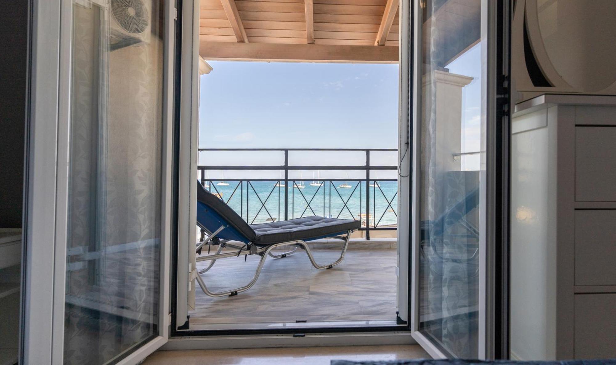 George Beachfront Apartments Lithakia  الغرفة الصورة