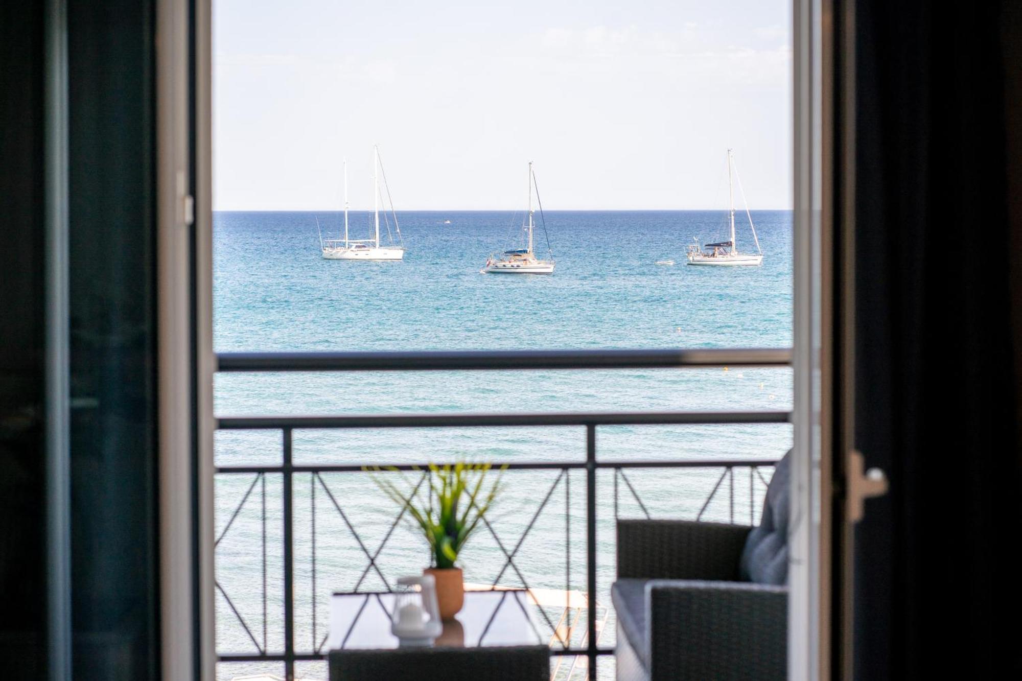 George Beachfront Apartments Lithakia  الغرفة الصورة