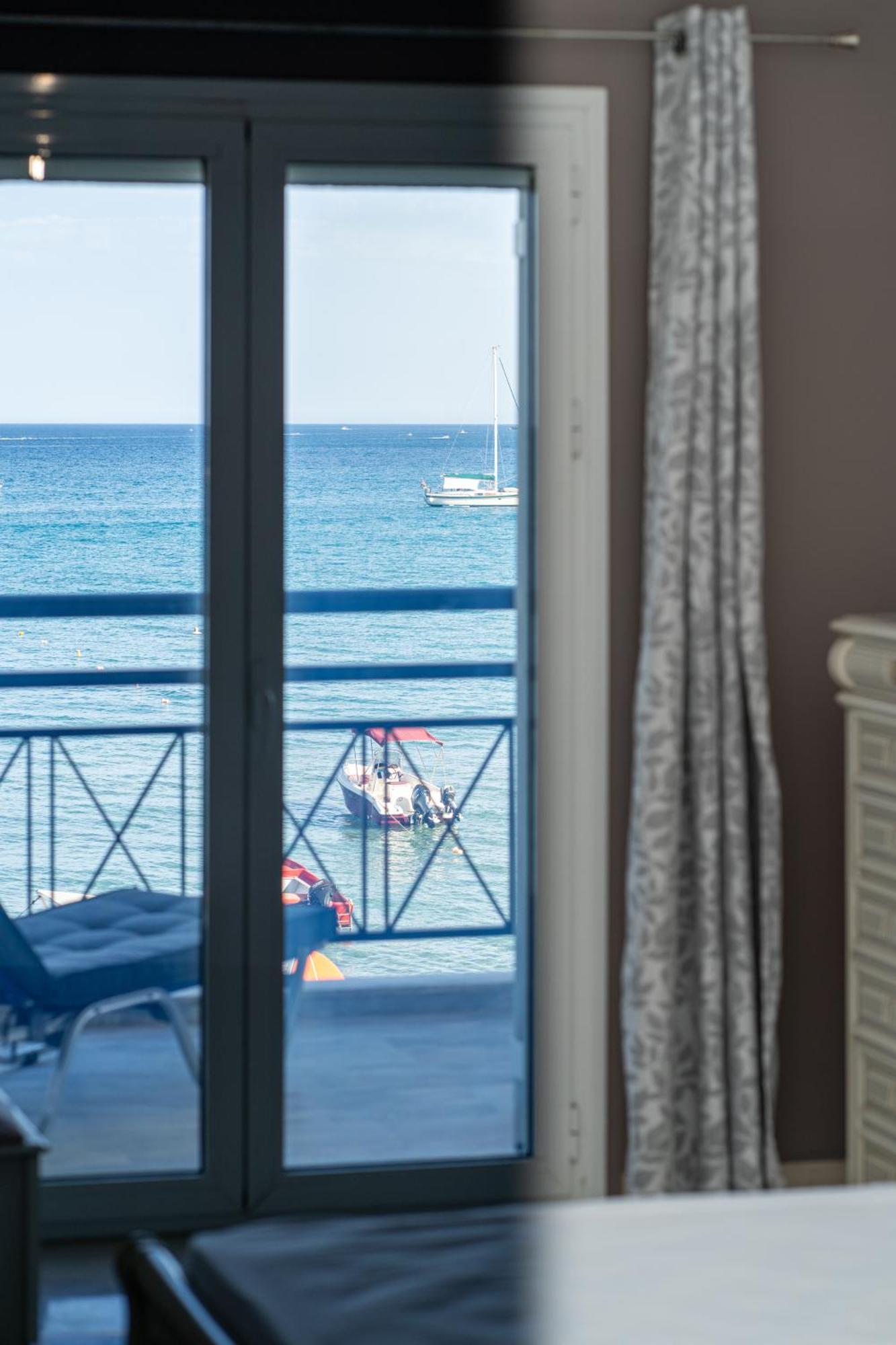 George Beachfront Apartments Lithakia  الغرفة الصورة