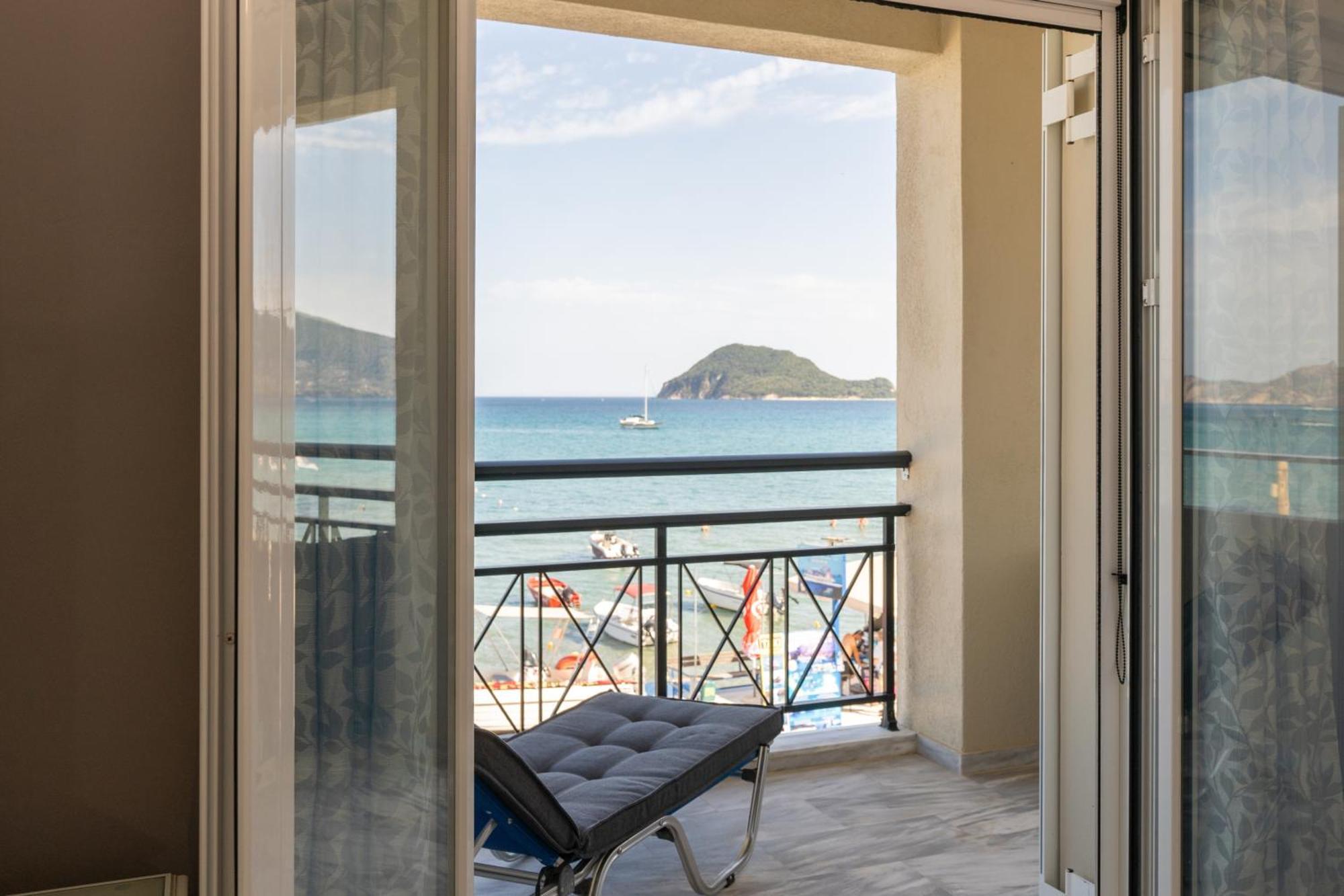 George Beachfront Apartments Lithakia  الغرفة الصورة