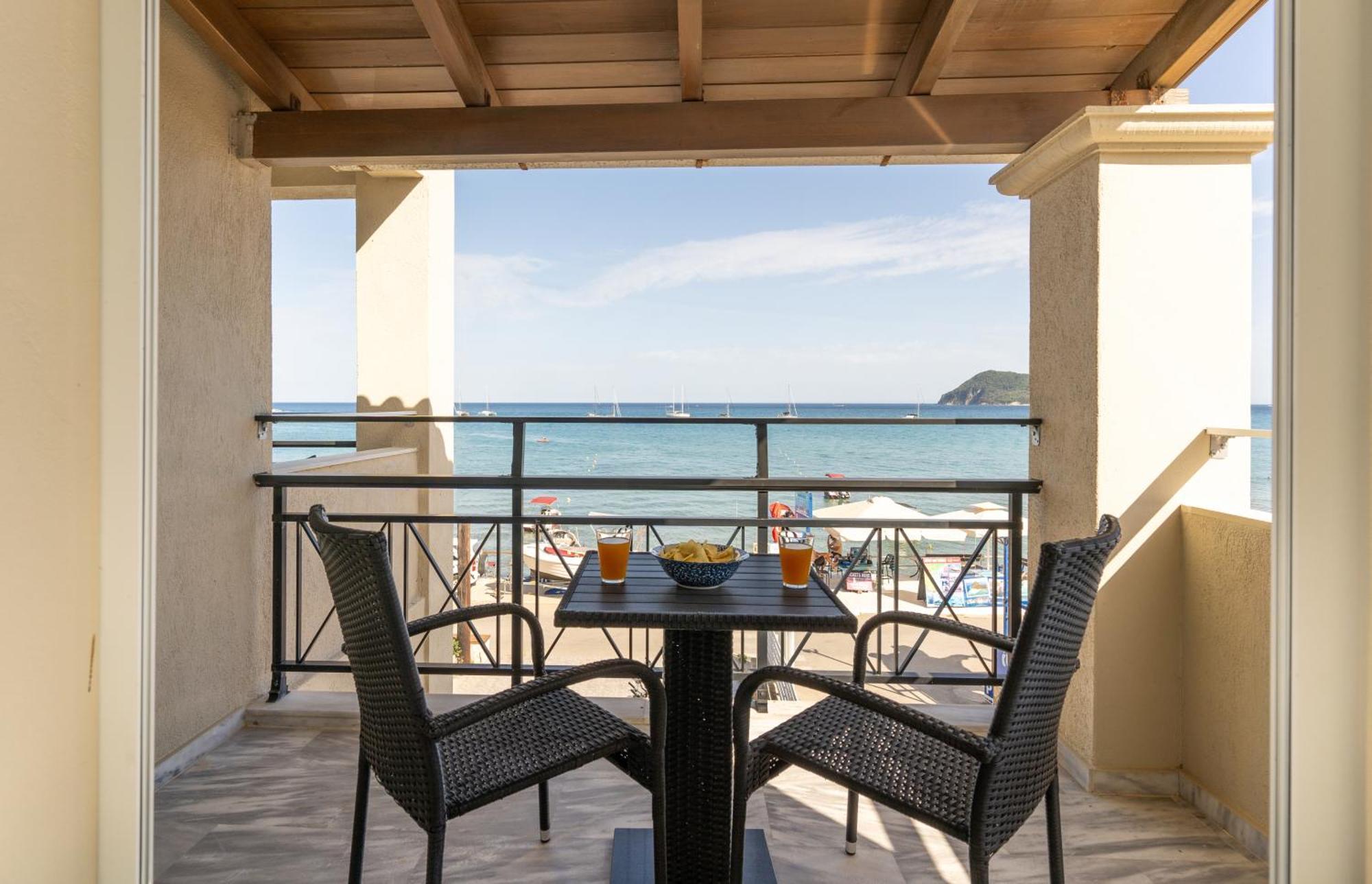 George Beachfront Apartments Lithakia  الغرفة الصورة