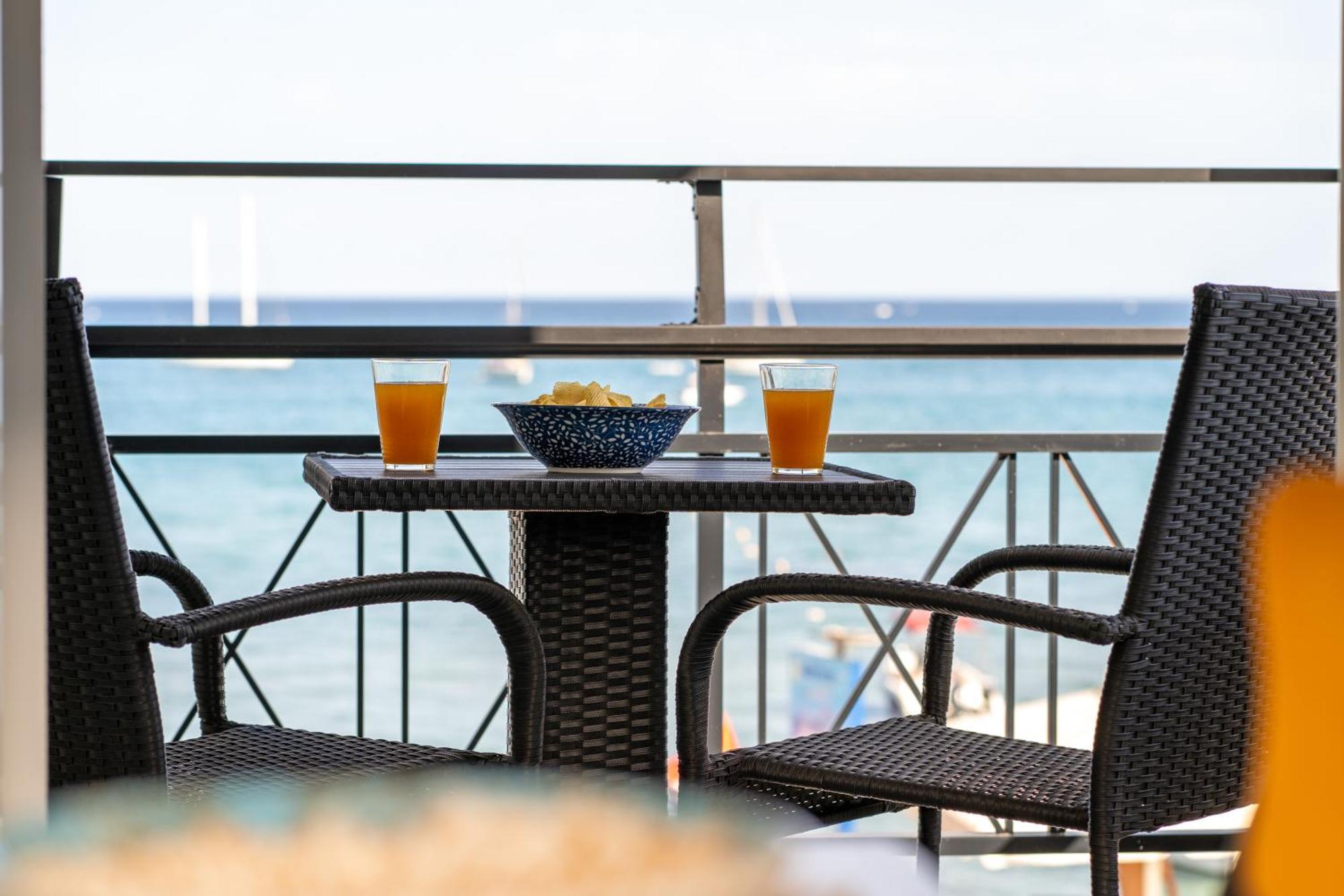 George Beachfront Apartments Lithakia  الغرفة الصورة